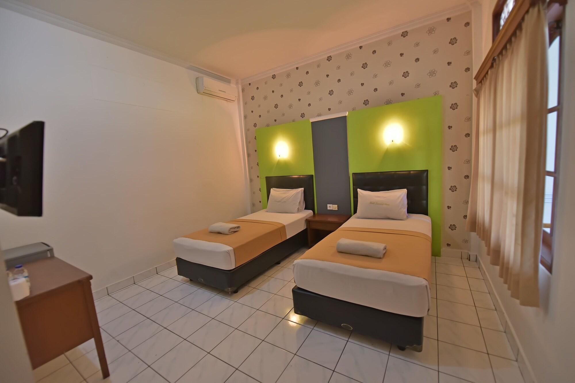 קוטה לומבוק Sandat Hotel Kuta מראה חיצוני תמונה